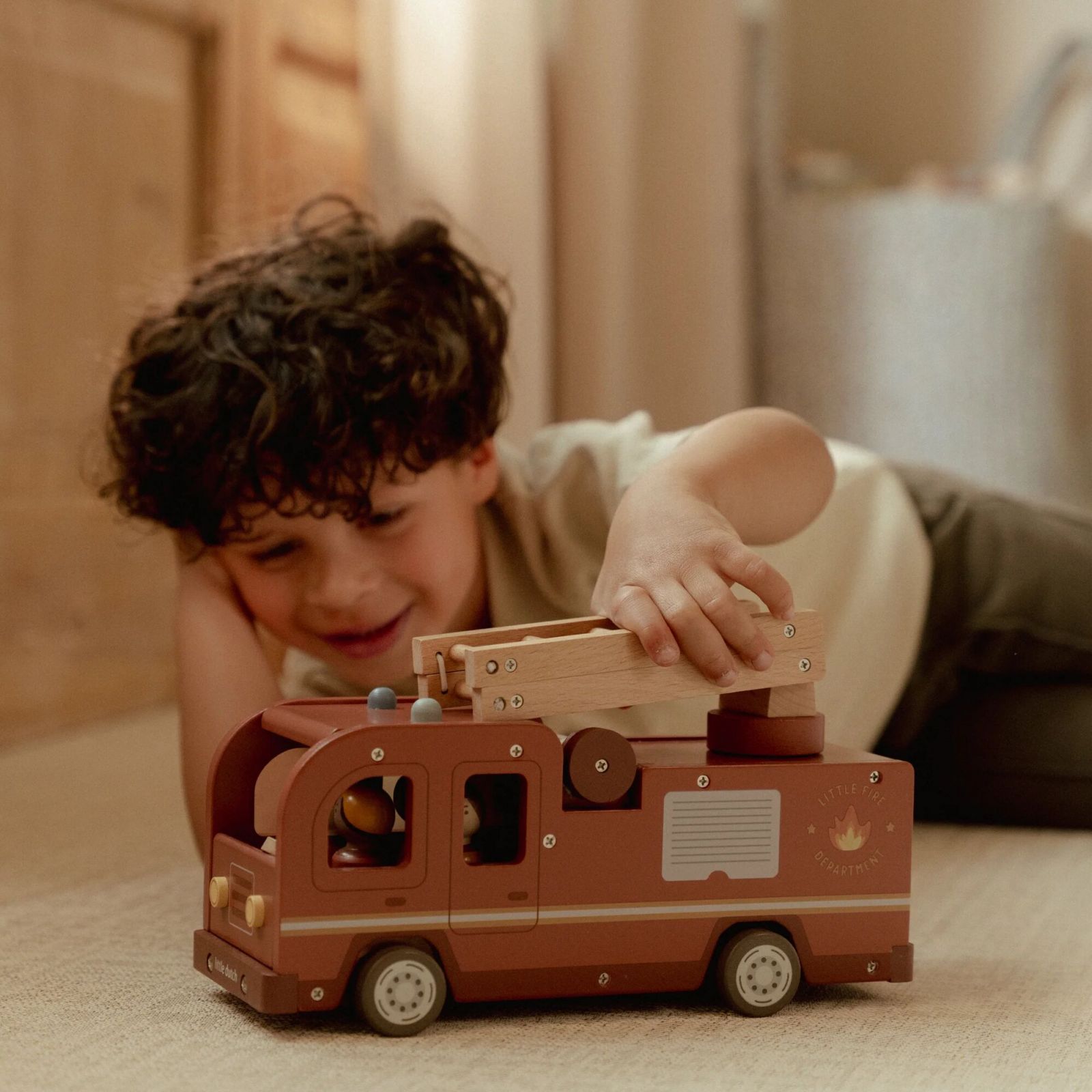 Camion dei Pompieri con Personaggi Little Dutch - immagine 6