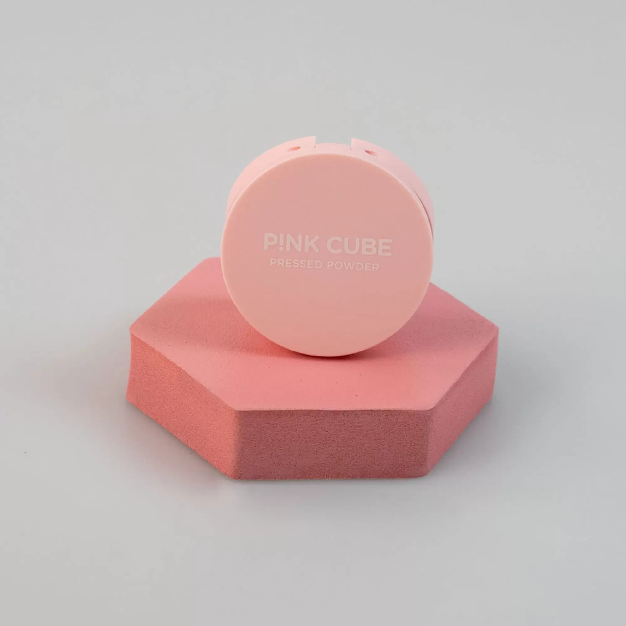 MINISO Make Up-Pressed Powder – Pink Cube (02 Porcelain)